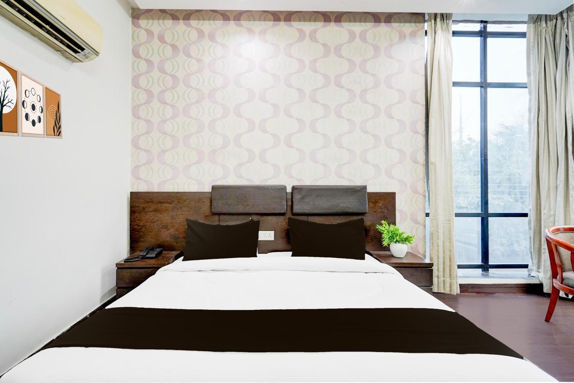 Super Townhouse Sector 51 Noida Near Metro Station 호텔 외부 사진