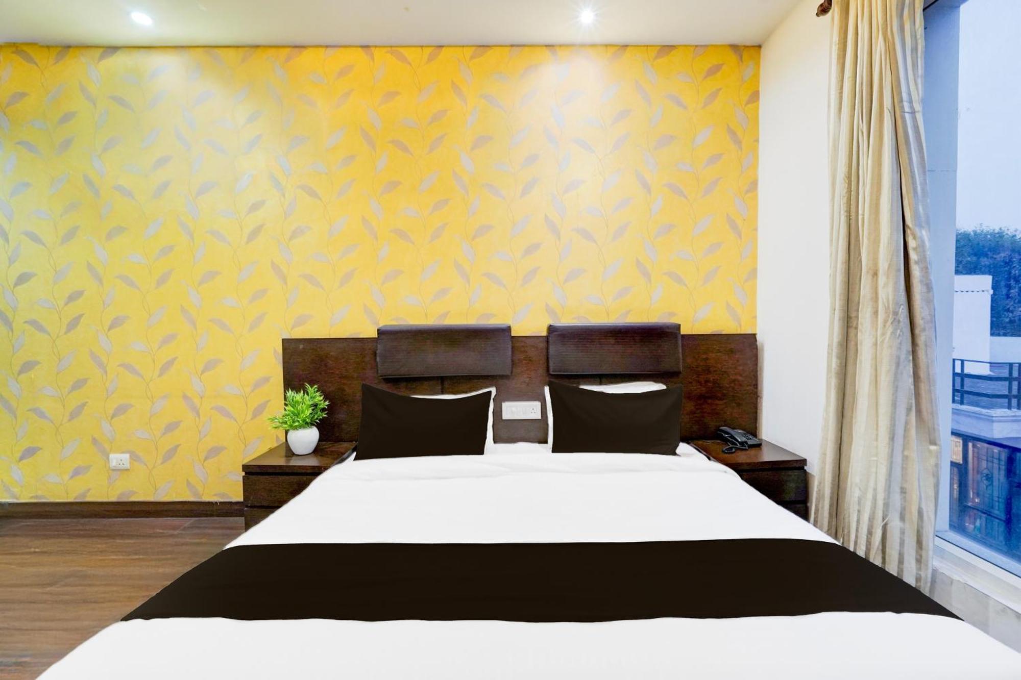 Super Townhouse Sector 51 Noida Near Metro Station 호텔 외부 사진