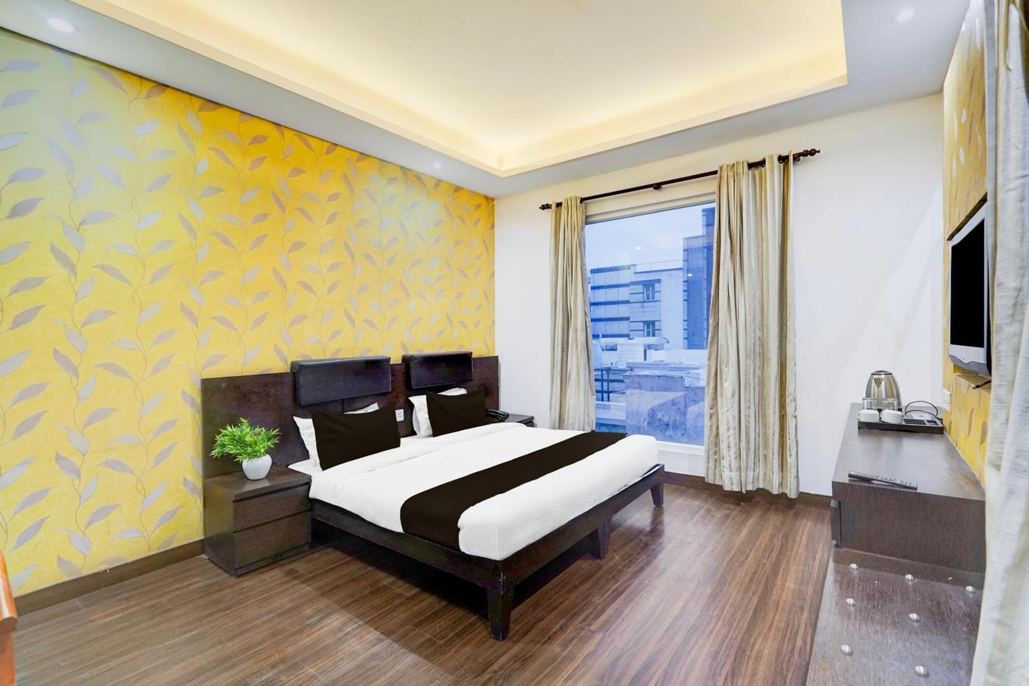 Super Townhouse Sector 51 Noida Near Metro Station 호텔 외부 사진