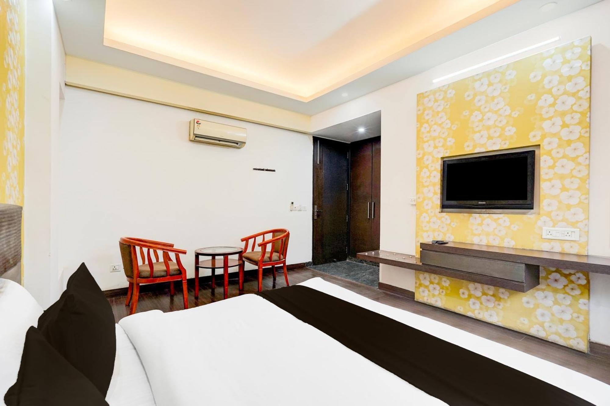Super Townhouse Sector 51 Noida Near Metro Station 호텔 외부 사진