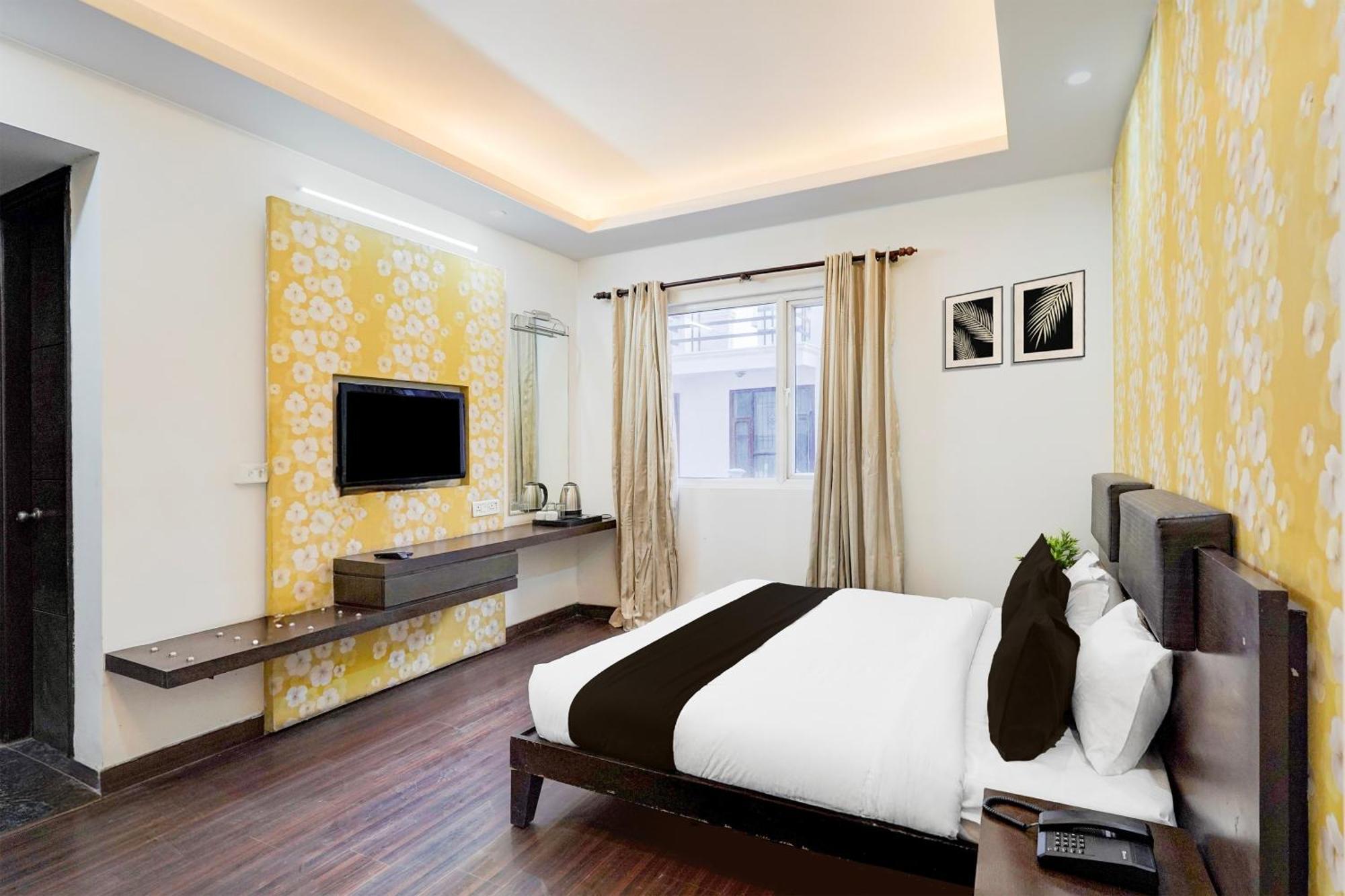 Super Townhouse Sector 51 Noida Near Metro Station 호텔 외부 사진