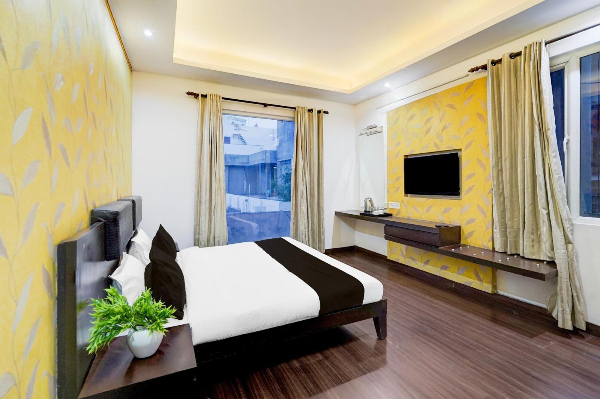 Super Townhouse Sector 51 Noida Near Metro Station 호텔 외부 사진