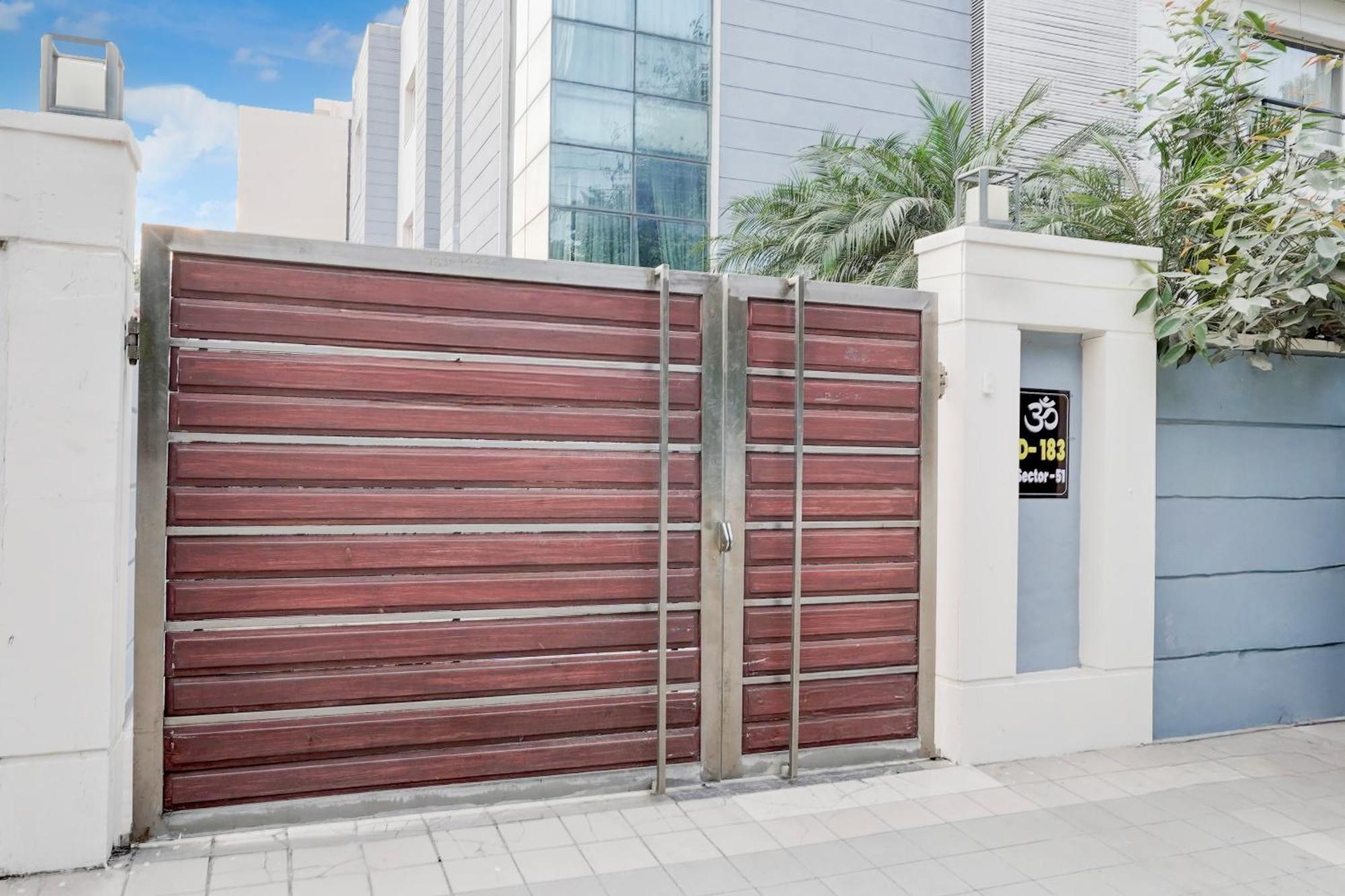 Super Townhouse Sector 51 Noida Near Metro Station 호텔 외부 사진